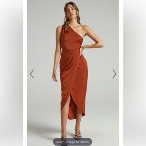 One shoulder dress